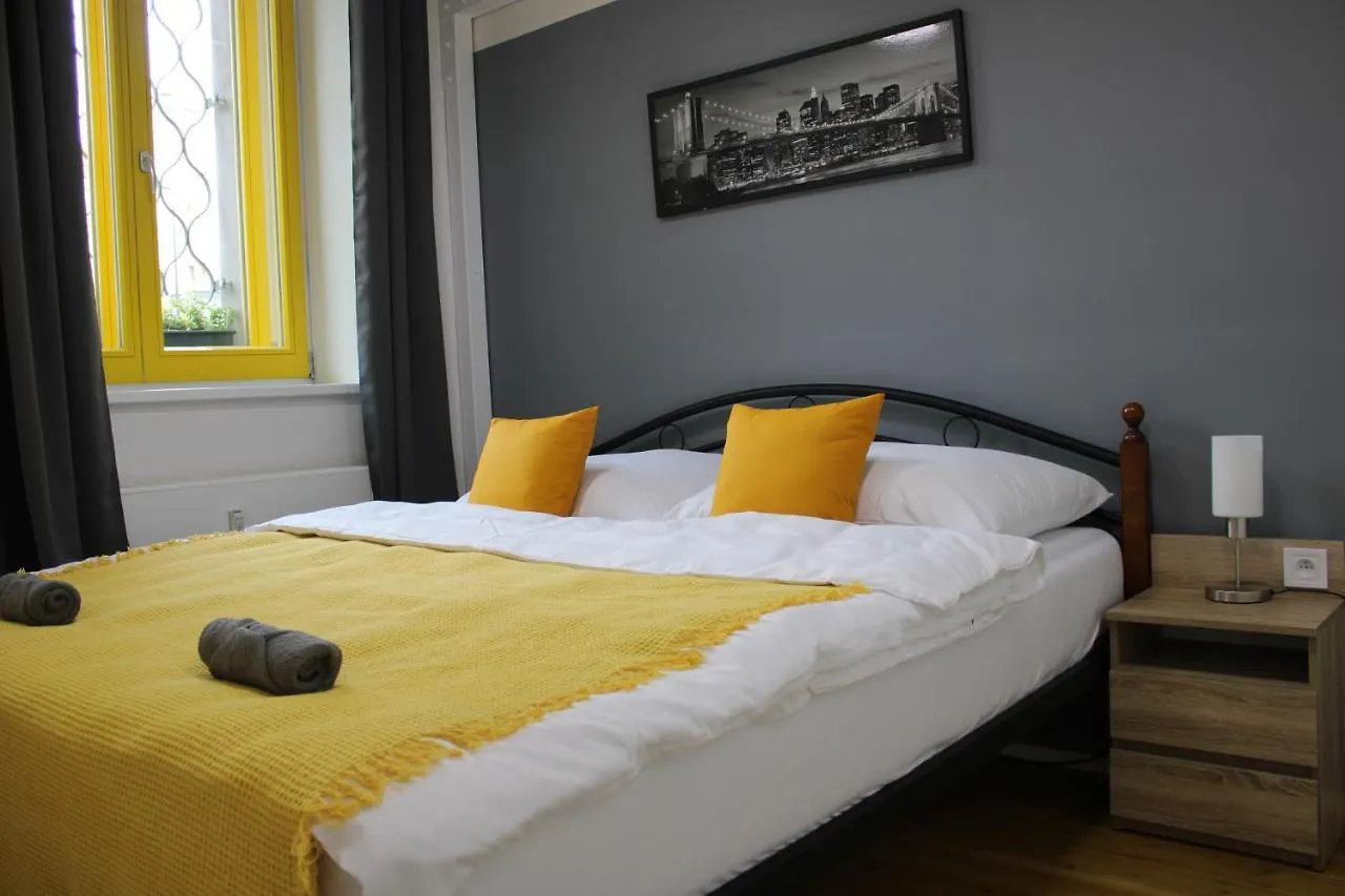 LYLY APARTMENT - Parkování Zdarma - U centra Praha
