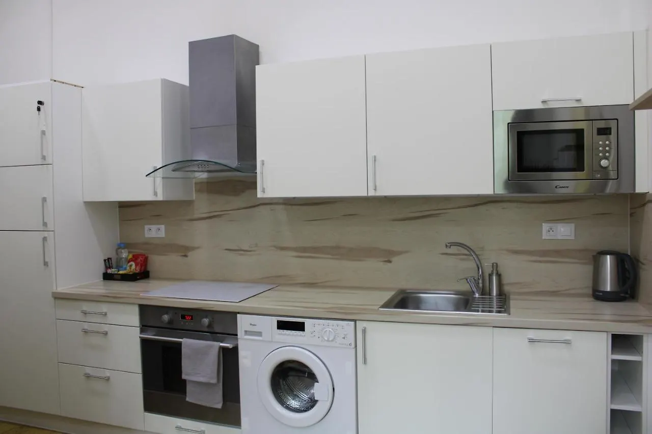 LYLY APARTMENT - Parkování Zdarma - U centra Praga